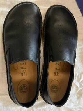BIRKENSTOCK CALLAN SLIP ON W9 M7 NARROW FIT BLACK SMOOTH LEATHER GENTLY USED